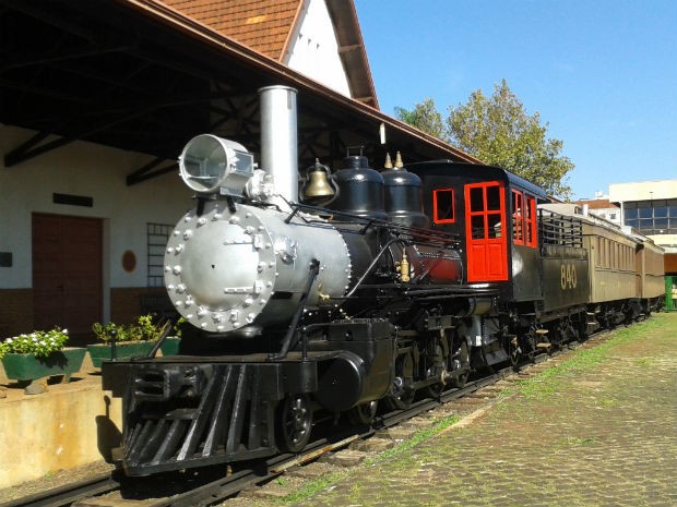 Locomotiva localizada no Museu de Londrina. Fonte: G1